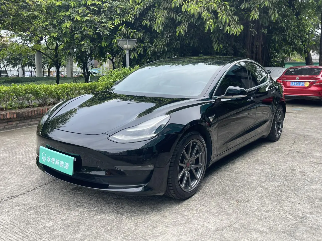 Tesla Model 3 Long battery life, rear-wheel drive version