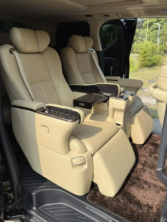 TOYOTA Elfa Dual Engine 2.5L Premium Edition