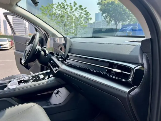 Kia Lion Platinum expands the world 2.0T two-wheel drive ultimate edition