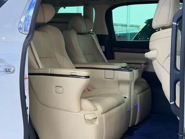 TOYOTA Wilfa Crown Dual Engine 2.5L HV Premium Edition