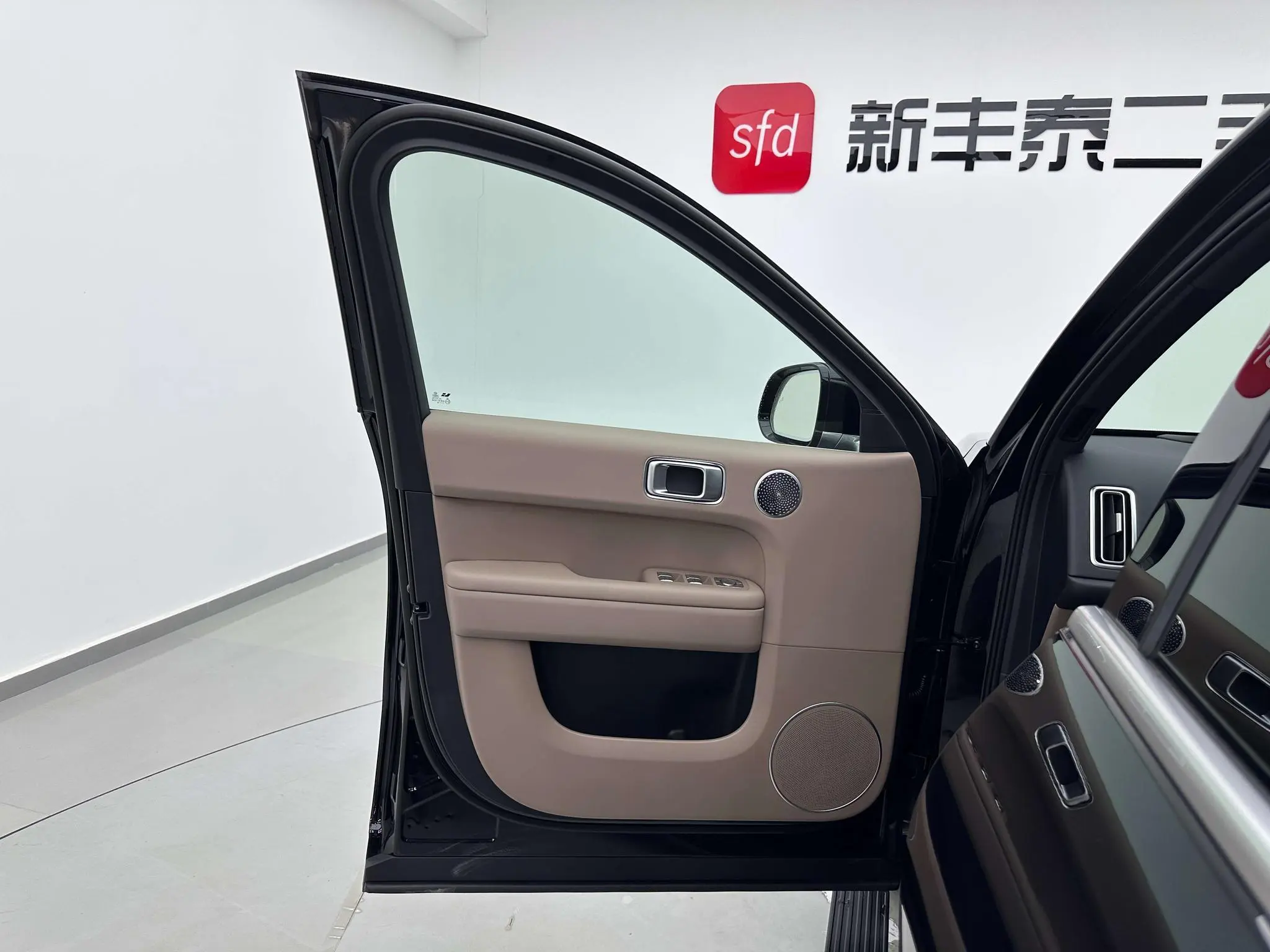 Li Auto Ideal L6 Max Smart new version