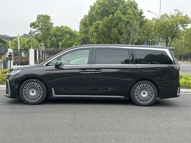 VOYAH Lantu Dreamer PHEV Four-wheel drive flagship Kunpeng Edition