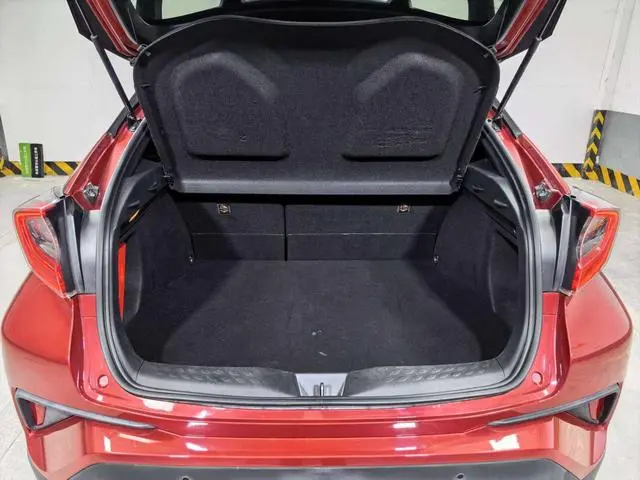 TOYOTA Toyota C-HR 2.0L Luxury sunroof version Country V