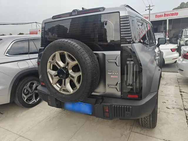 Chery Jetour Jet Traveler 2.0TD four-wheel drive through