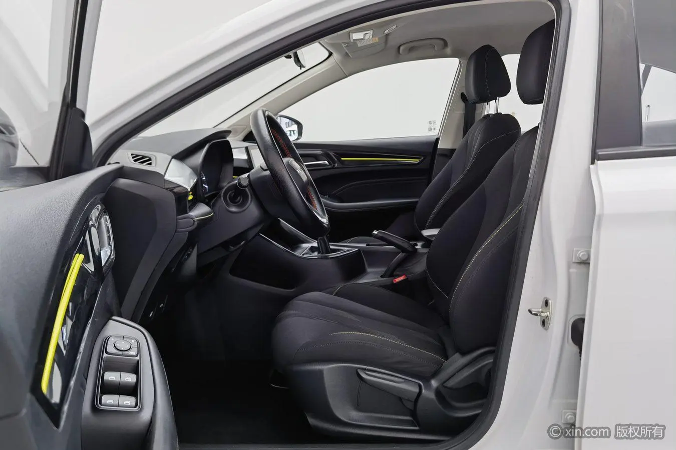 Roewe Roewe i5 1.5L manual platinum version
