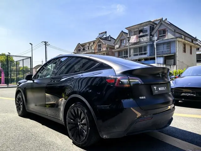 Tesla Model Y Standard battery life, rear-wheel drive version