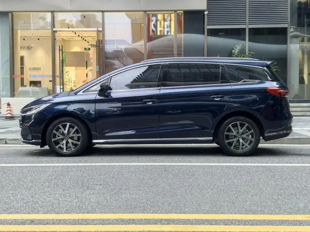 BYD Song MAX DM DM-i 105KM flagship type