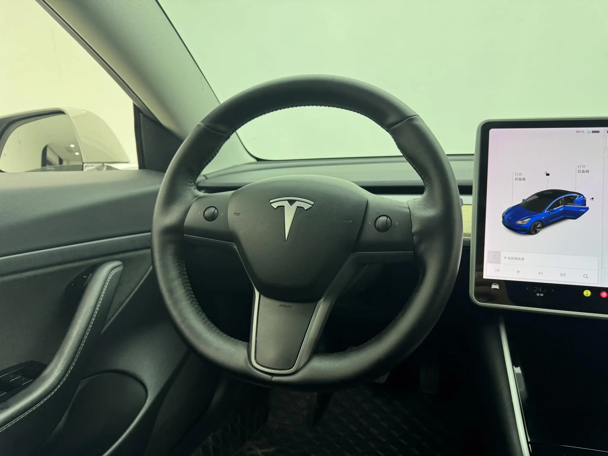Tesla Model 3 Upgraded version of standard battery life rear drive