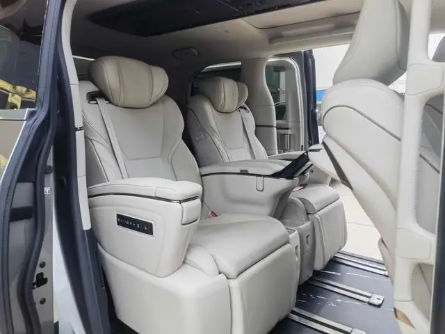 Lexus Lexus LM 500h DIRECT4 six-seater premium edition