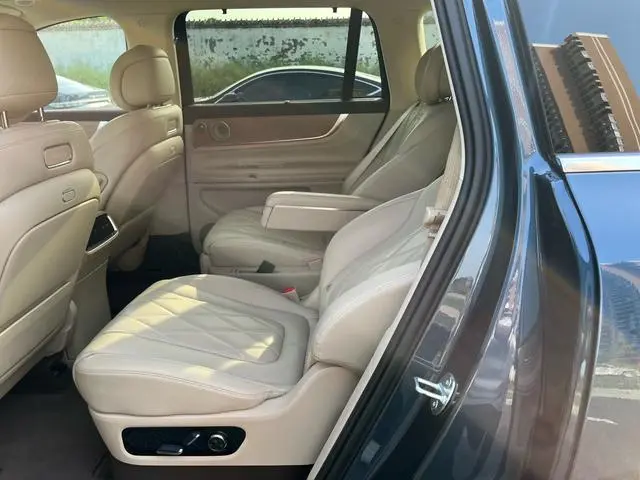 AITO Ask the world M9 Extended range Ultra six-seater version