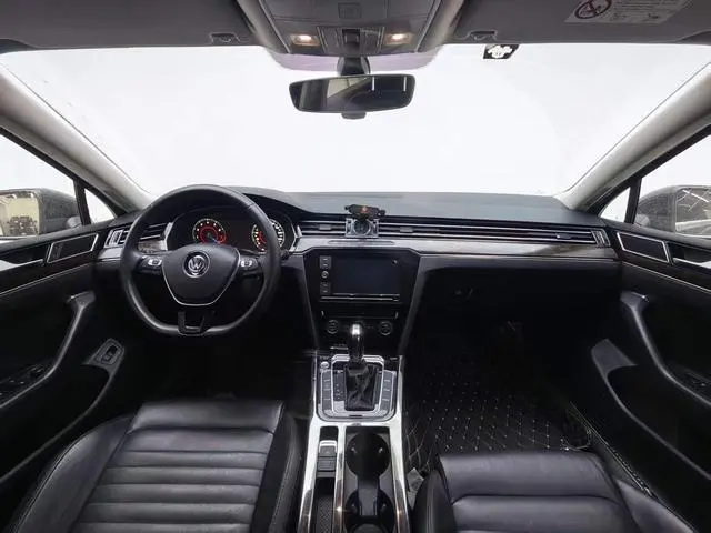 Volkswagen Magotan 330TSI DSG Luxury Country VI