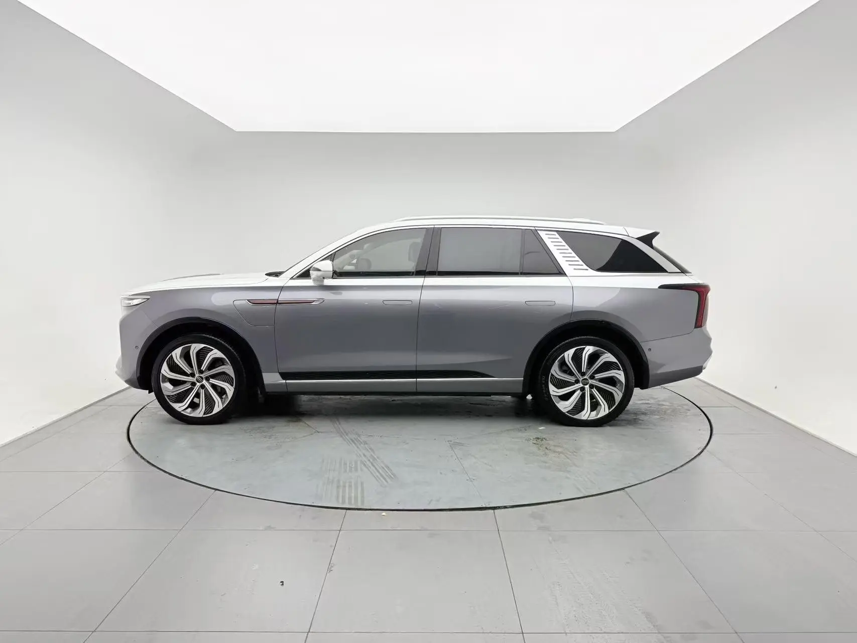 Hongqi Hongqi E-HS9 Facelift 660km flag collar version four-seater