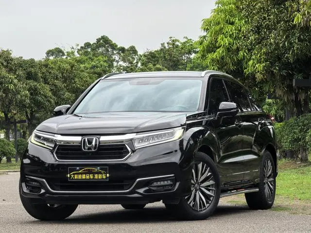 Honda Crown Road 370 TURBO 9AT Premium Edition AWD