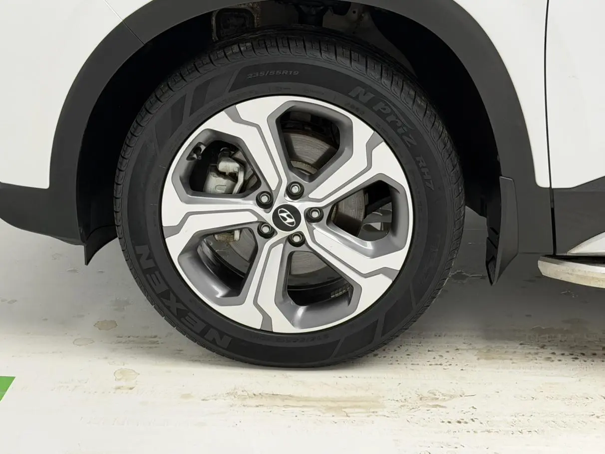 Hyundai Shengda 380 TGDi GLS automatic two-wheel drive deluxe Edition