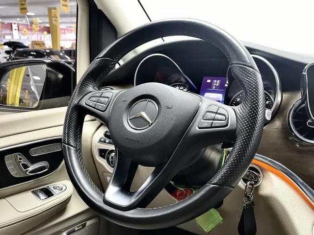 Mercedes-Benz Mercedes-Benz V-class V 260 L Long wheelbase Deluxe Edition