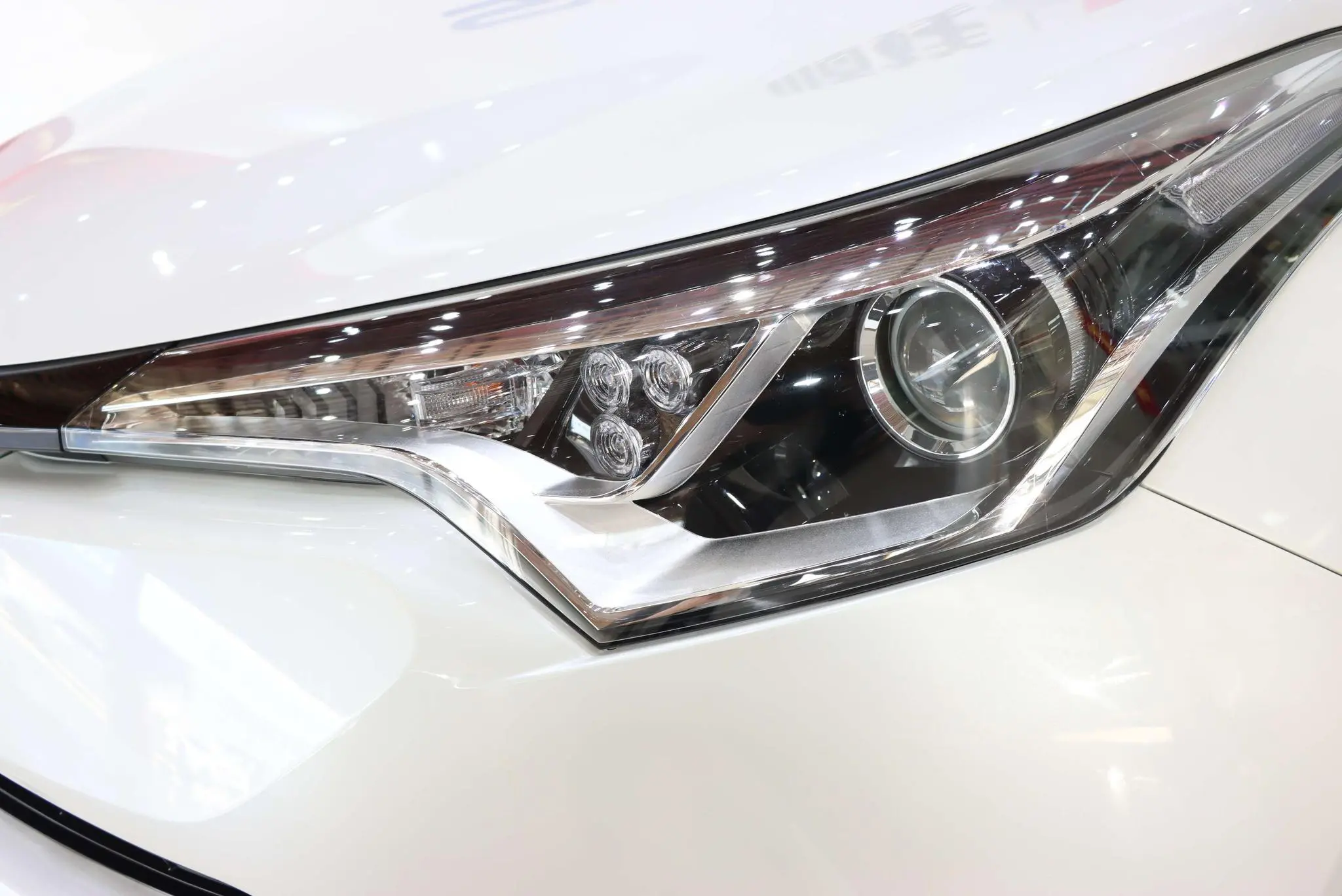TOYOTA Toyota C-HR 2.0L Leading version
