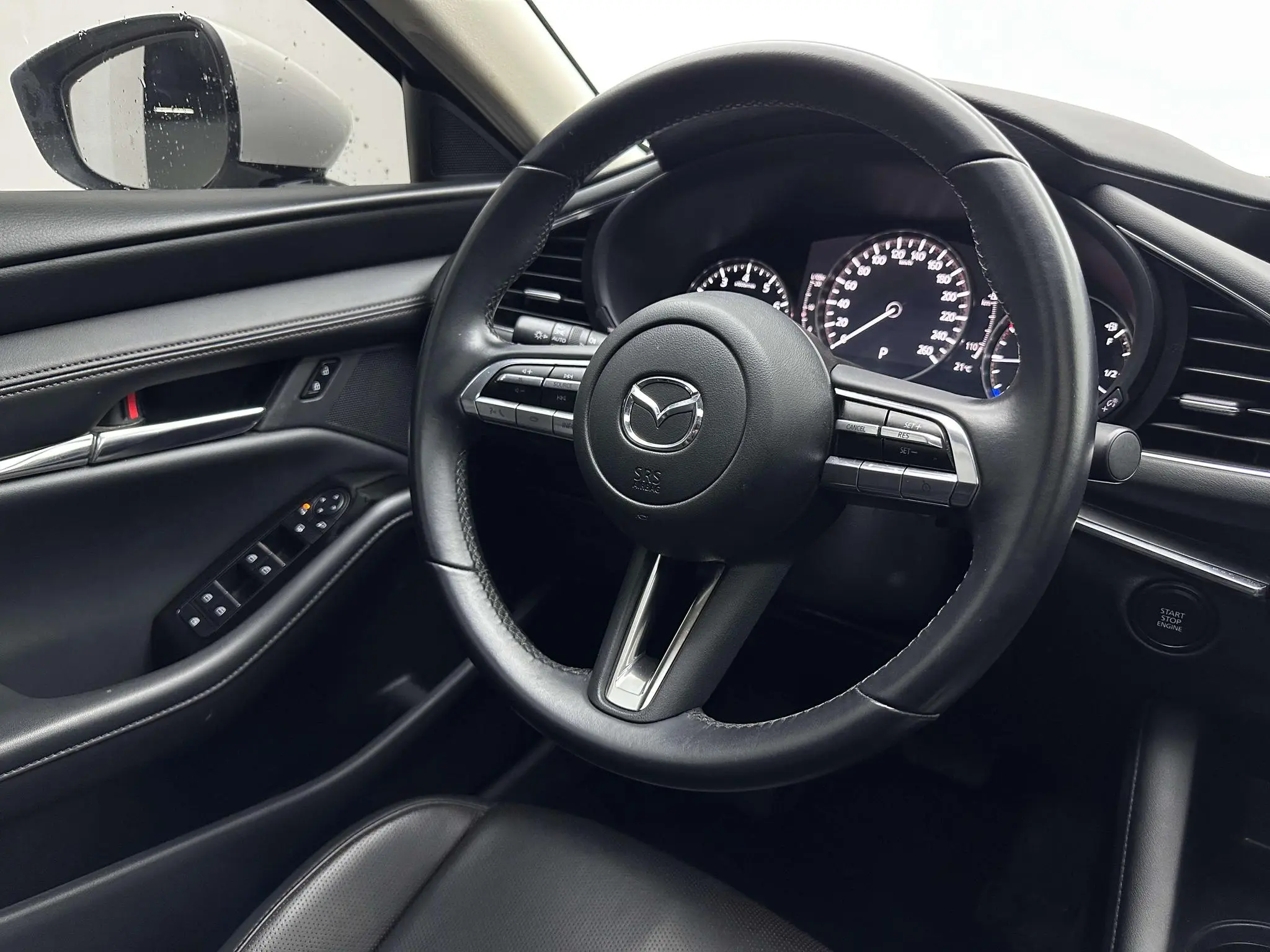 Mazda Mazda 3 Angkesaila 2.0L automatic quality dazzling version