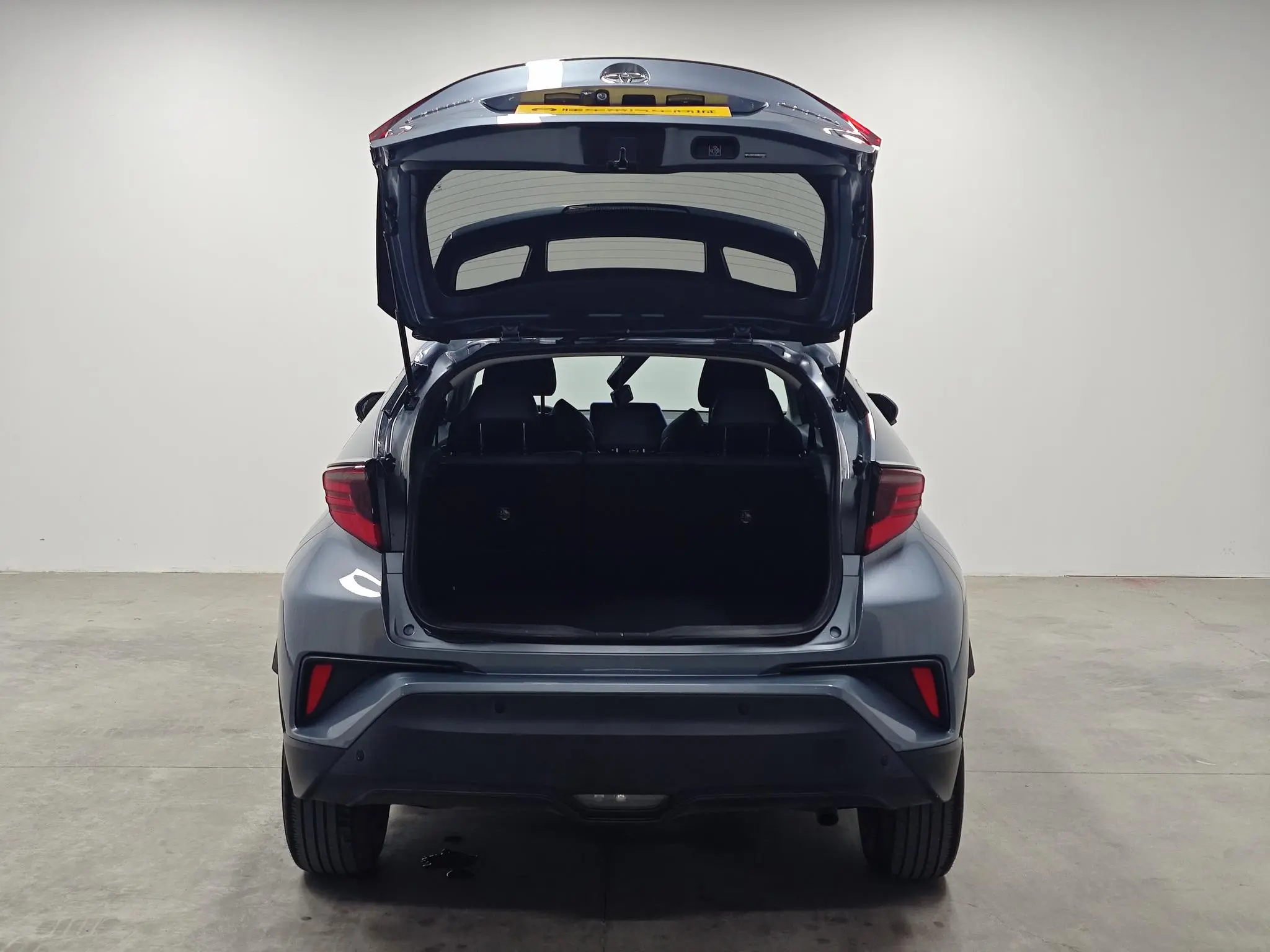 TOYOTA Toyota C-HR 2.0L Deluxe Edition