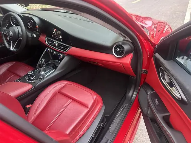 Alfa Romeo Giulia 2.0T 200HP Elite Edition