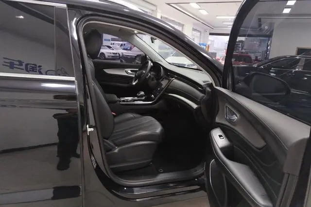 Roewe Roewe RX5 MAX 300TGI Automatic 4G Interconnection Deluxe Edition