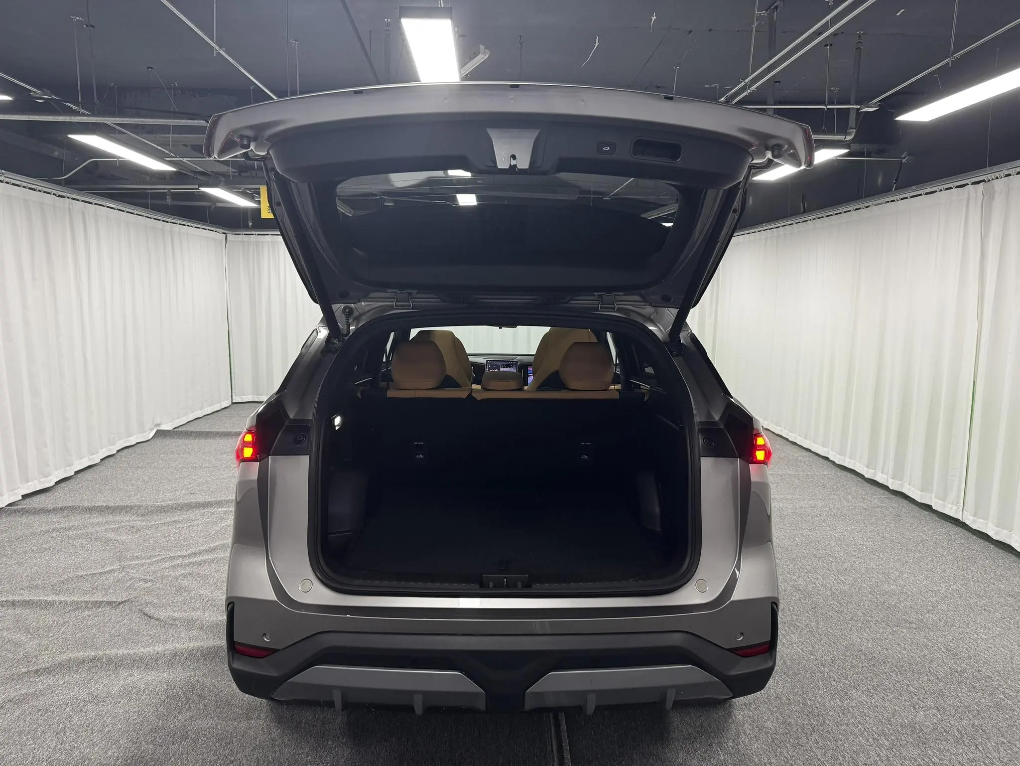 Geely Galaxy Galaxy L7 1.5T DHT 115km Starship