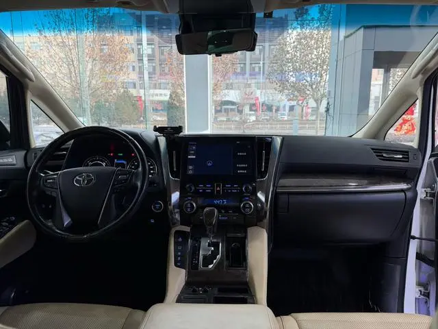 TOYOTA Wilfa Crown Dual Engine 2.5L HV Premium Edition