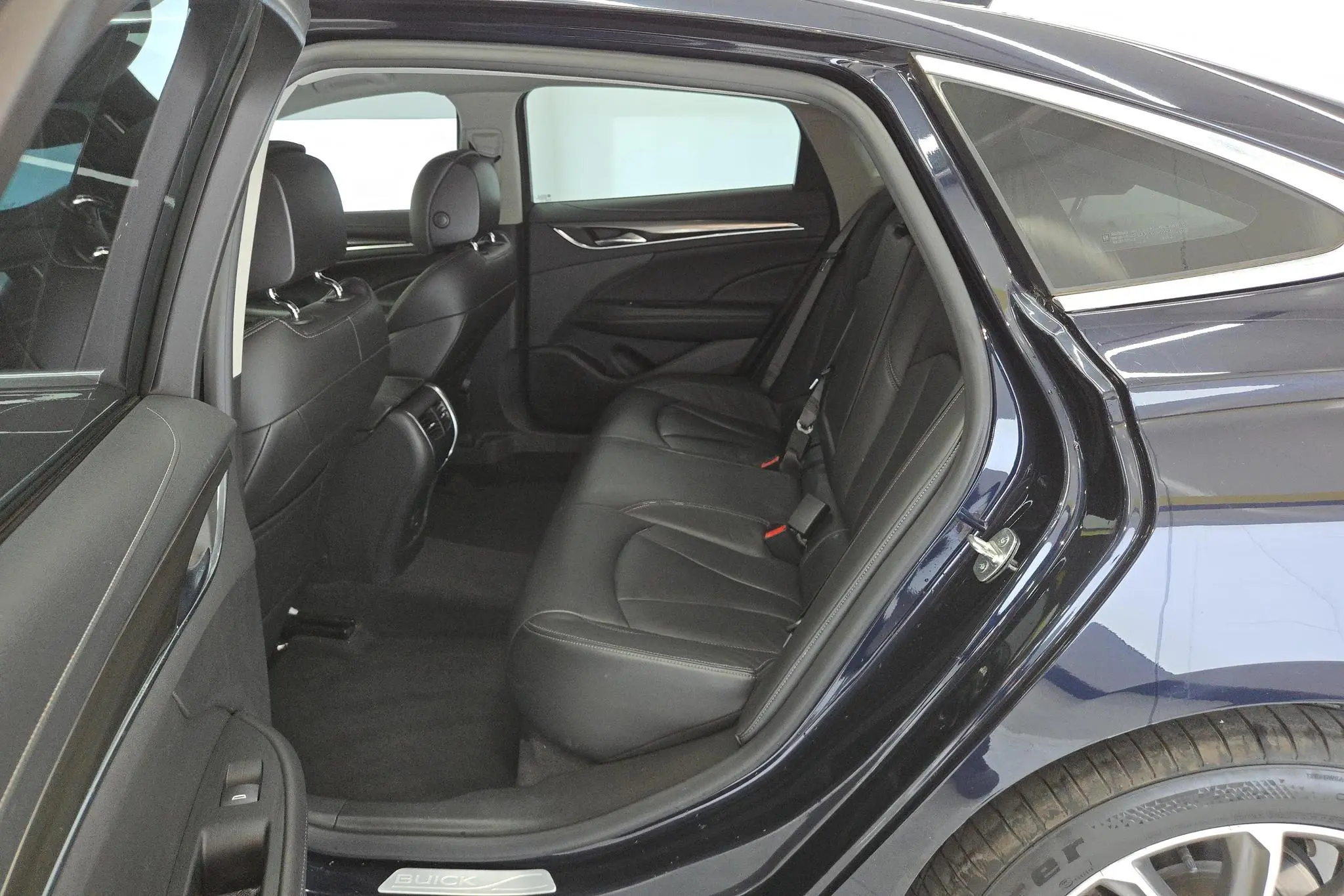 Buick Lacrosse 652T luxury