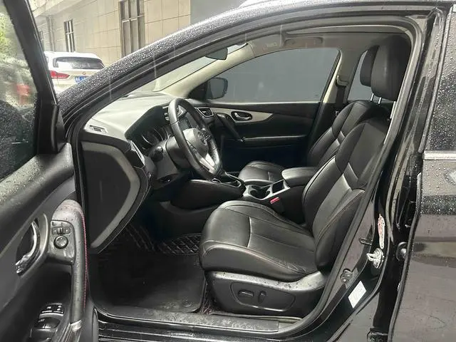 Nissan Qashqai 2.0 L XV Prem Deluxe Edition