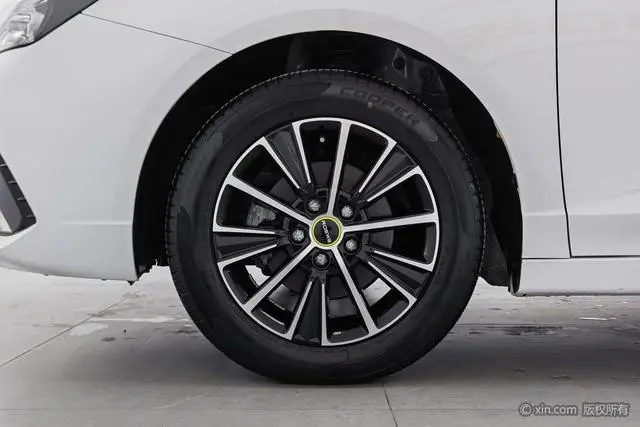 Roewe Roewe i5 1.5L CVT black gold version