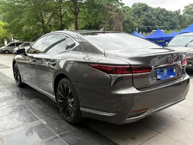 Lexus Lexus LS 500h Executive Edition Country V