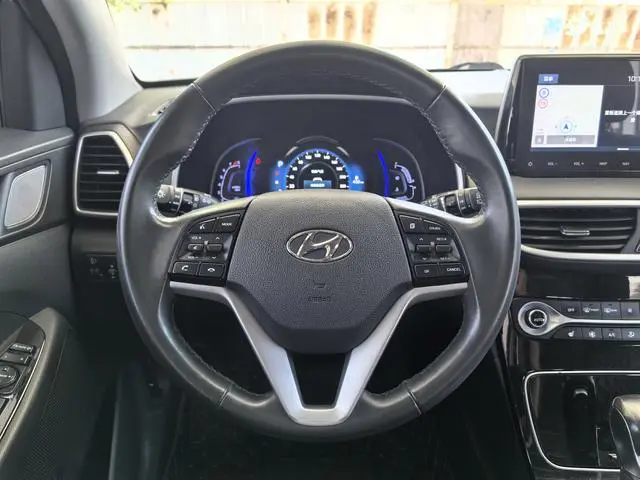 Hyundai Tucson 280TGDi dual-clutch two-wheel drive Zhilian version Country VI