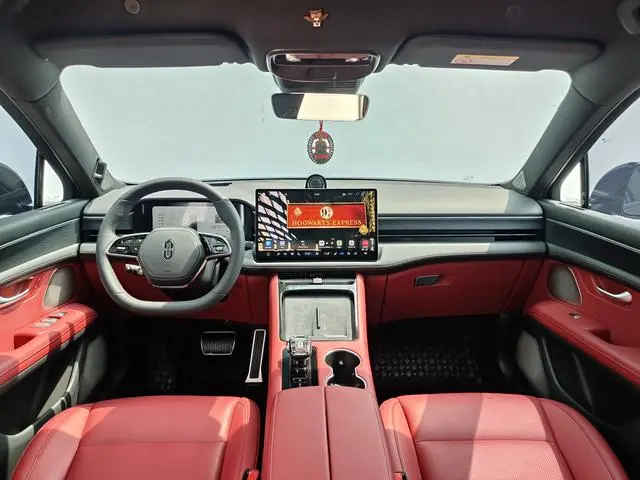 AITO Ask the world M5 Extended range Max RS four-wheel drive high-end smart driving version