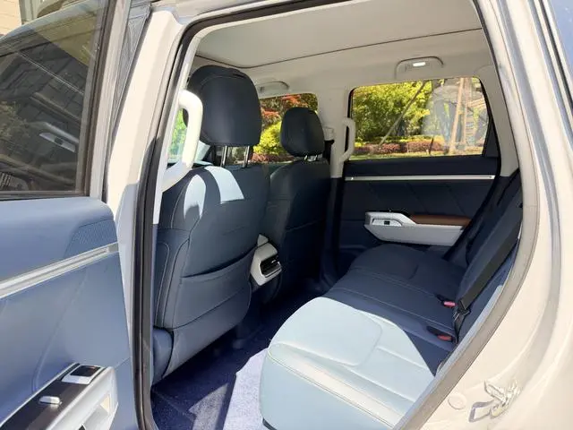 Shenlan Deepal Dark blue G318 Four-wheel drive air suspension version