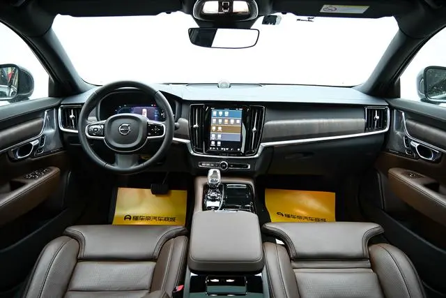 Volvo Volvo S90 PHEV T8 four-wheel drive long battery life Zhiya Deluxe Edition