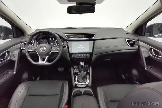Nissan Qashqai 2.0L CVT Deluxe Edition