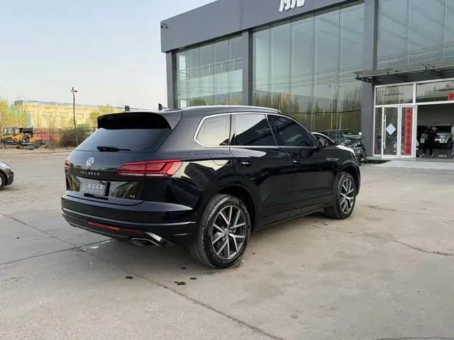 Volkswagen Touareg 3.0 TSI Sharp Front Version Country V