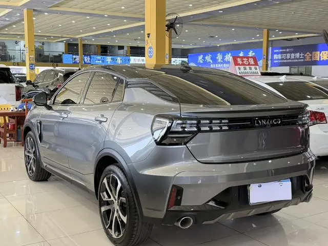 LYNK & CO Lynk 05 2.0TD four-wheel drive Halo