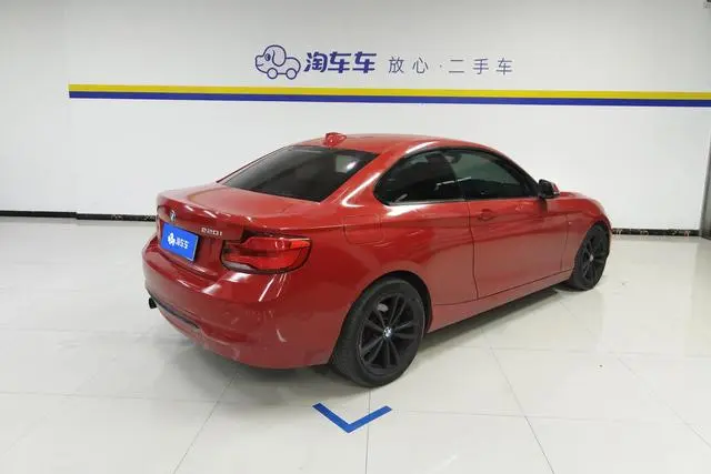 BMW BMW 2 Series (imported) 220i sports design suit