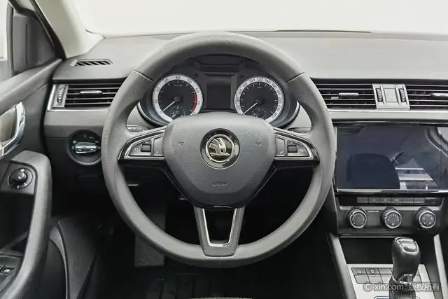 Skoda Octavia 1.5L Automatic Smart Travel Deluxe Edition Country VI