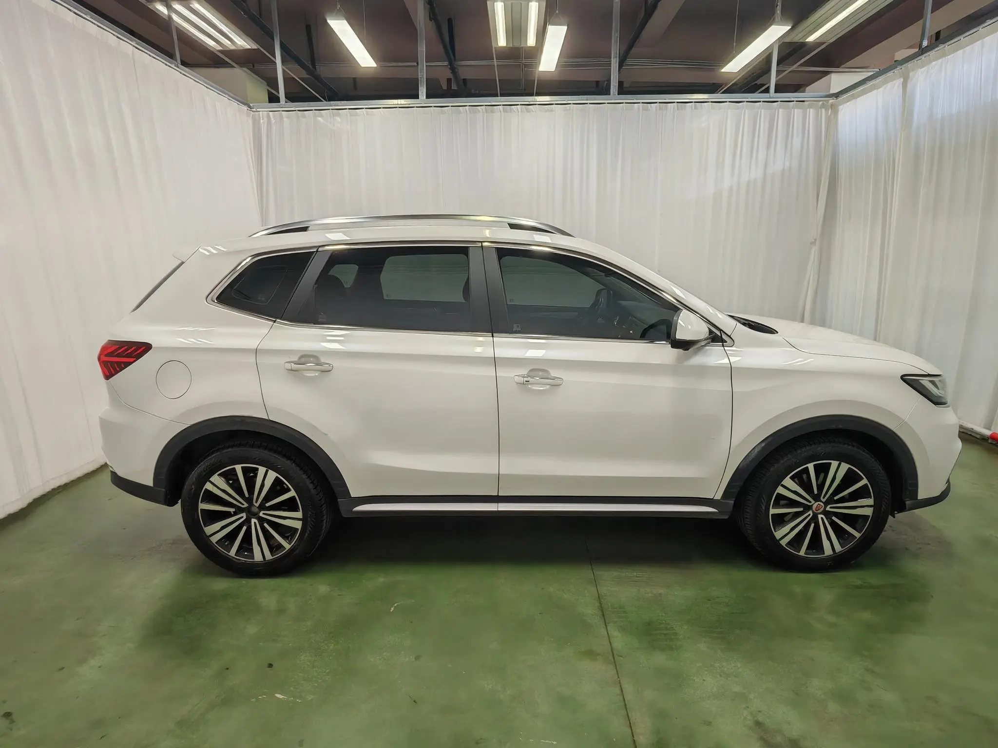 Roewe Roewe eRX5 50T Hybrid Interconnection Premium Ultimate Edition
