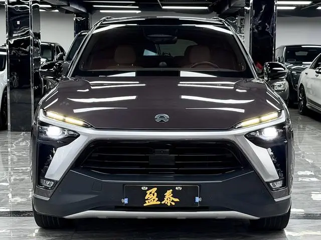 NIO NIO ES8 580KM signature version six seats