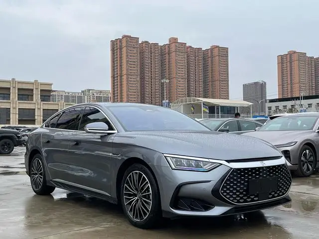 BYD Han DM DM-i Champion Edition 121KM Exclusive Type