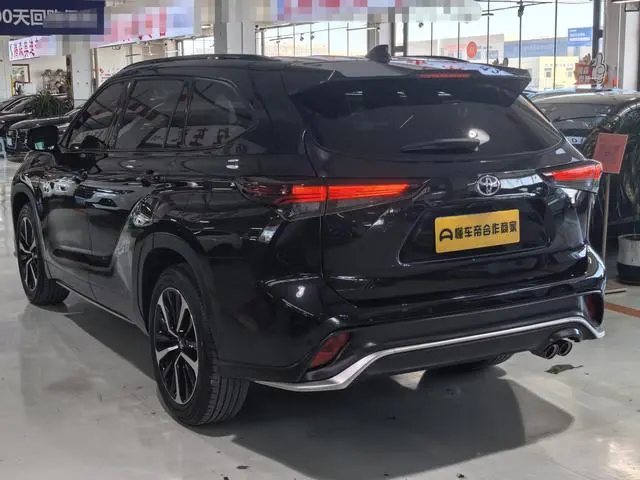 TOYOTA Crown Lufang Smart hybrid dual engine 2.5L E-CVT four-wheel drive Deluxe Edition