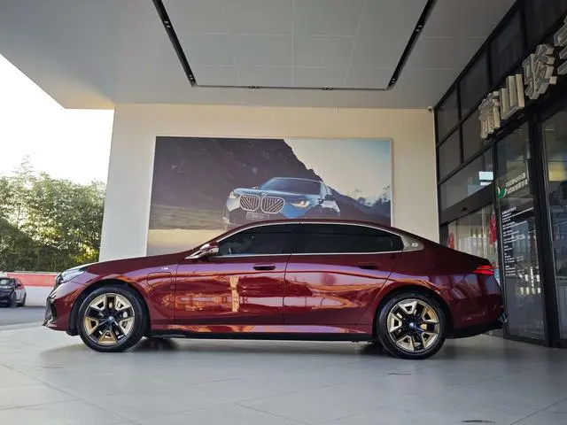 BMW BMW i5 eDrive35L Exclusive M Sports Suit