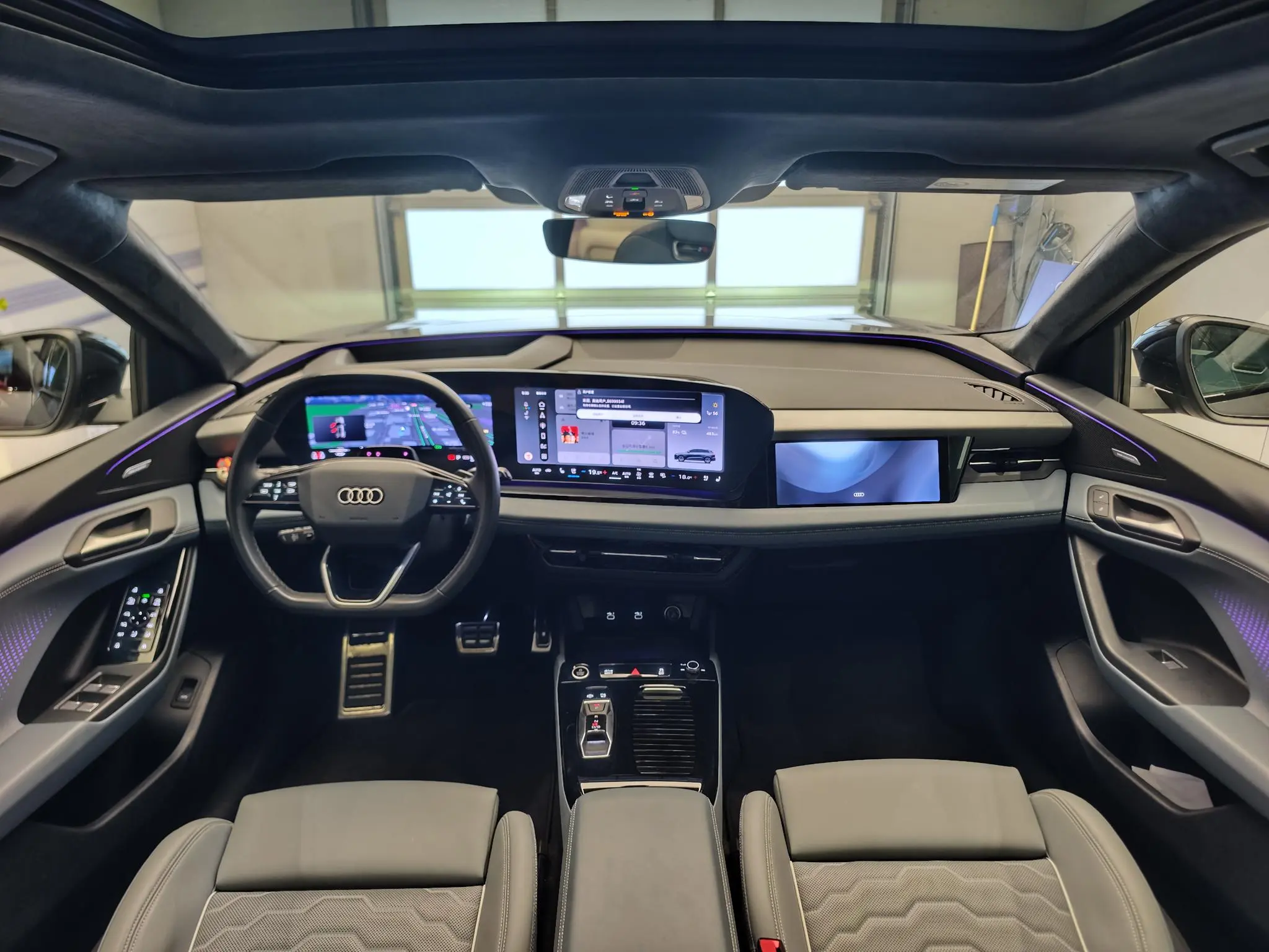 Audi Audi Q6L e-tron First pilot version