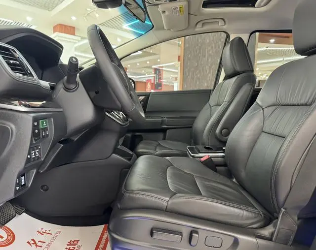 Honda Odyssey 2.0L Sharp*Exclusive Edition