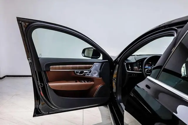 Volvo Volvo S90 PHEV T8 four-wheel drive long battery life Zhiya Deluxe Edition