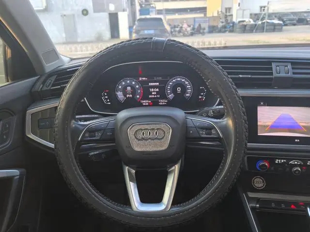 Audi Audi Q3 35 TFSI fashion and elegant