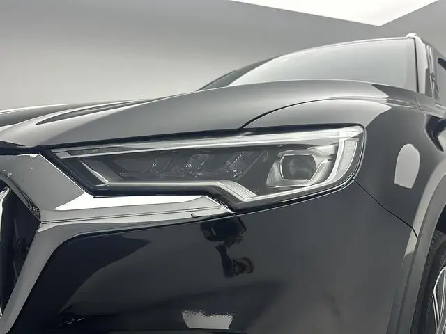 Hongqi Hongqi HS5 Facelift 2.0T Zhilian flag enjoy four-wheel drive version
