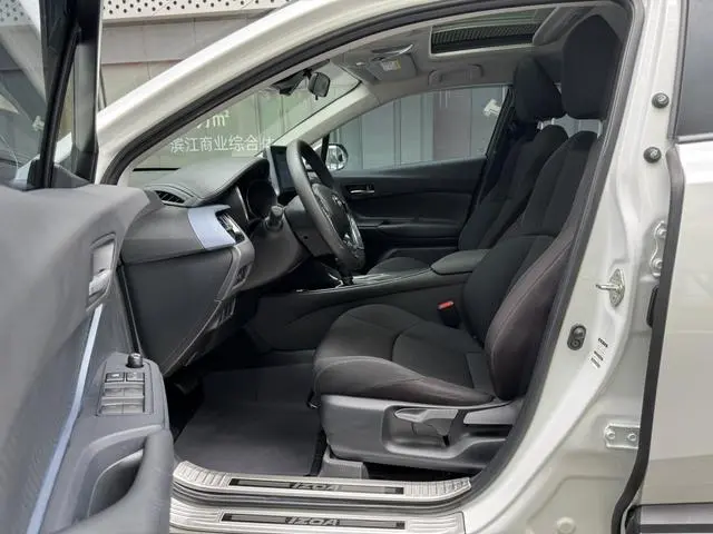 TOYOTA IZOA 2.0L Yixiang Edition